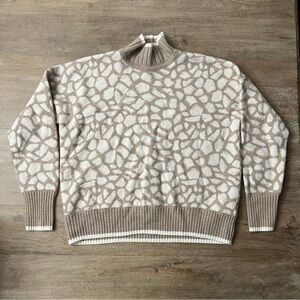 Vineyard Vines Tan and Cream Leopard Print Girls Turtleneck Sweater Large